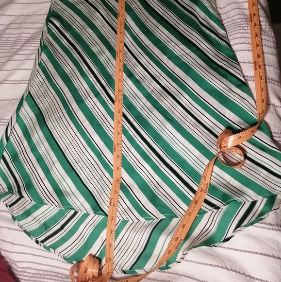 Green and White Skirt - Picture 3 of 5